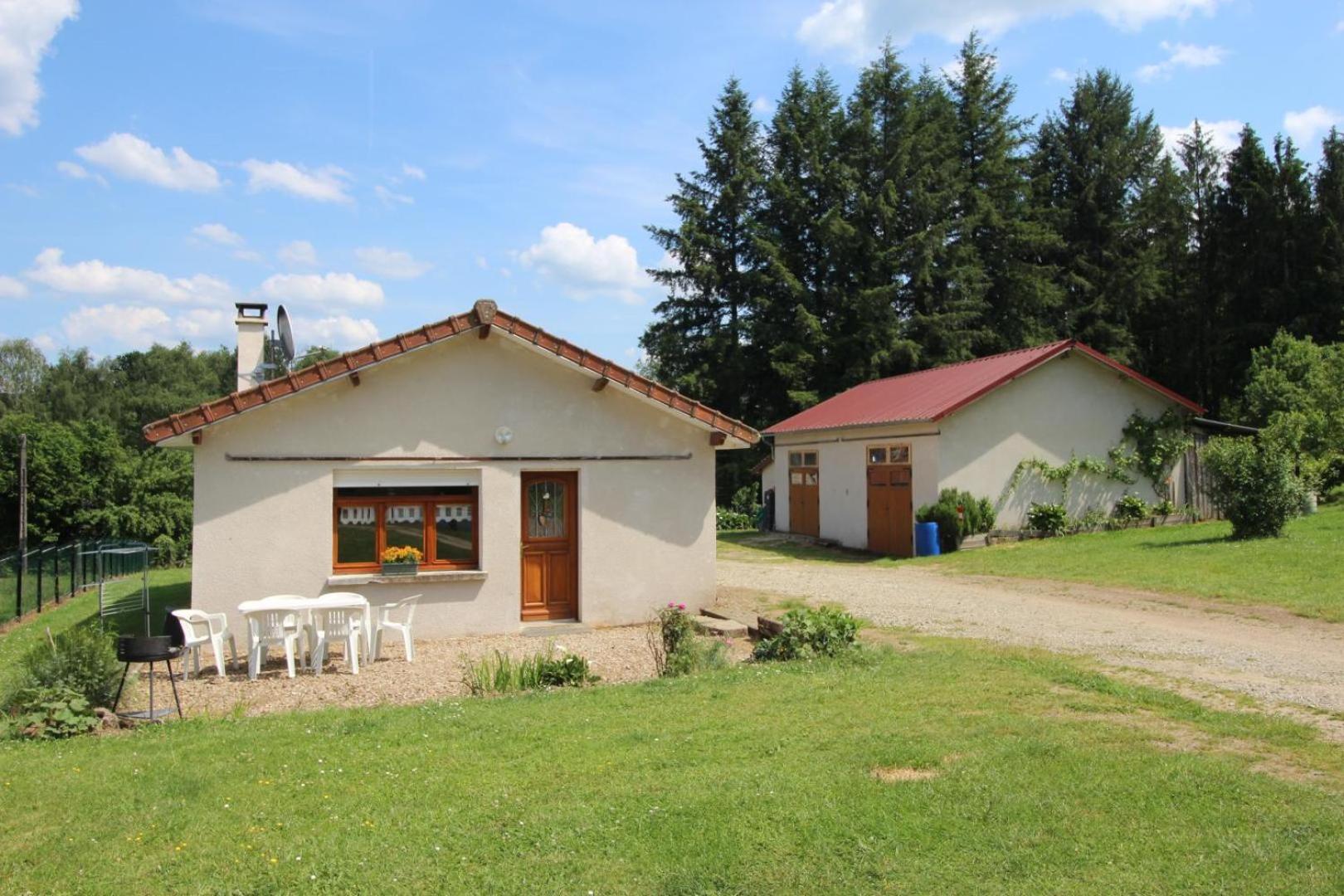 Au Bon Accueil Villa Peyrat-le-Château Exterior photo