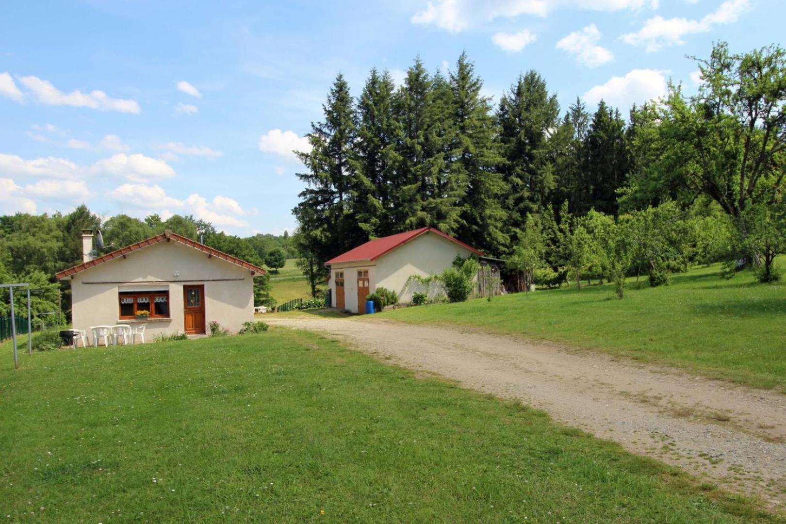 Au Bon Accueil Villa Peyrat-le-Château Exterior photo