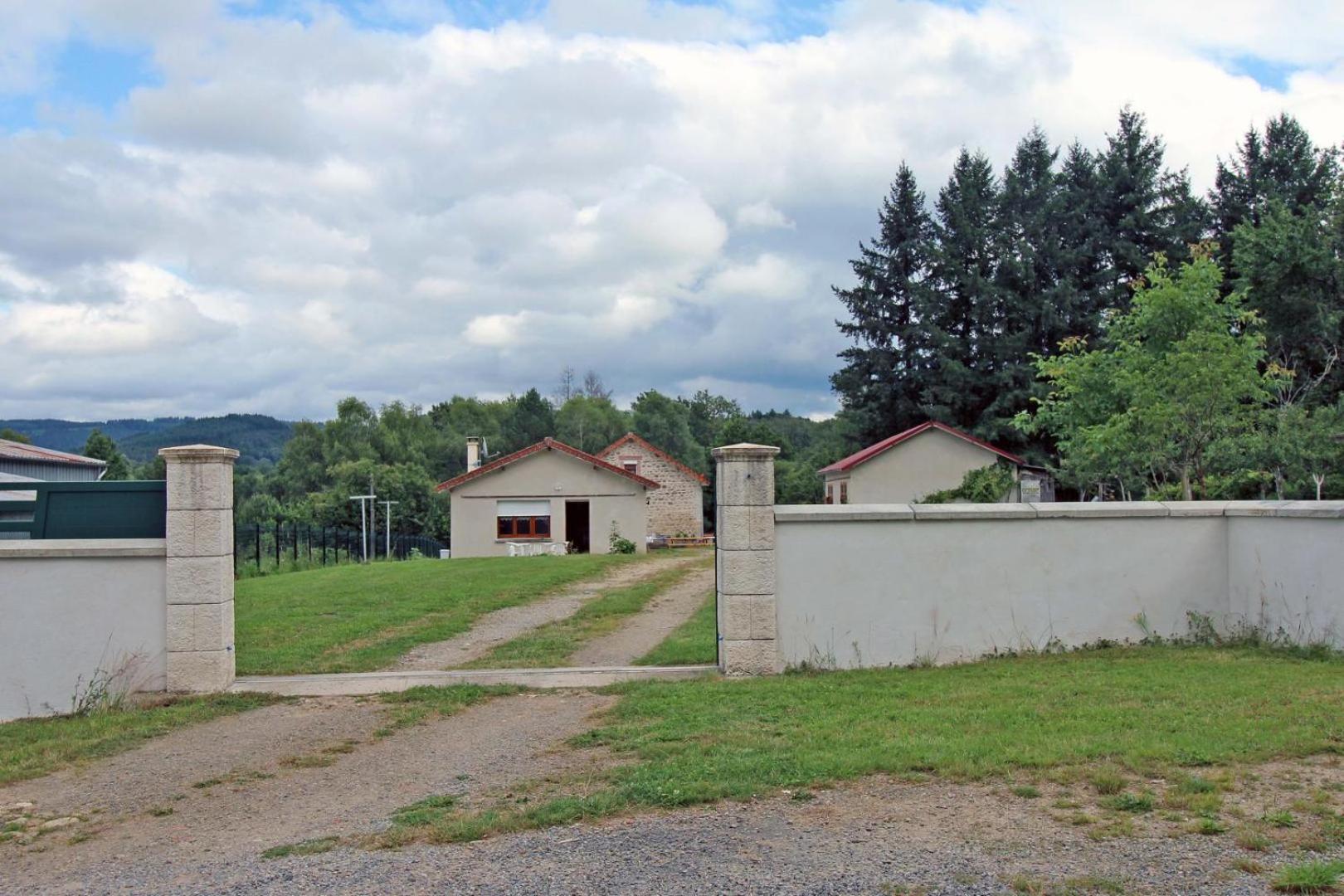 Au Bon Accueil Villa Peyrat-le-Château Exterior photo